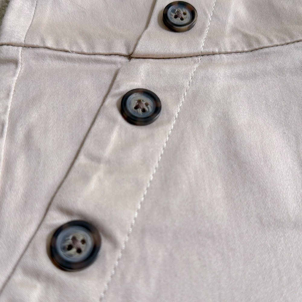 White House Black Market shorts - Picture 2 of 3
